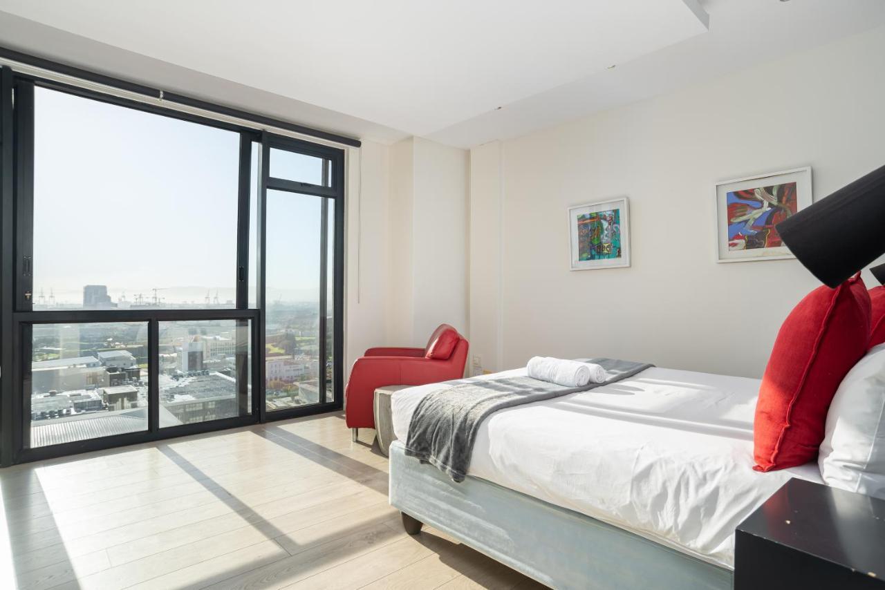 Four Seasons Apartments เคปทาวน์ ภายนอก รูปภาพ