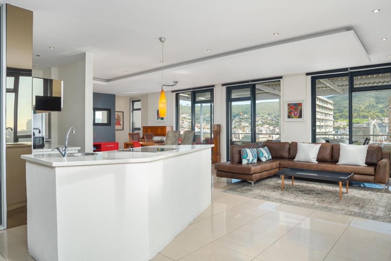 Four Seasons Apartments เคปทาวน์ ภายนอก รูปภาพ