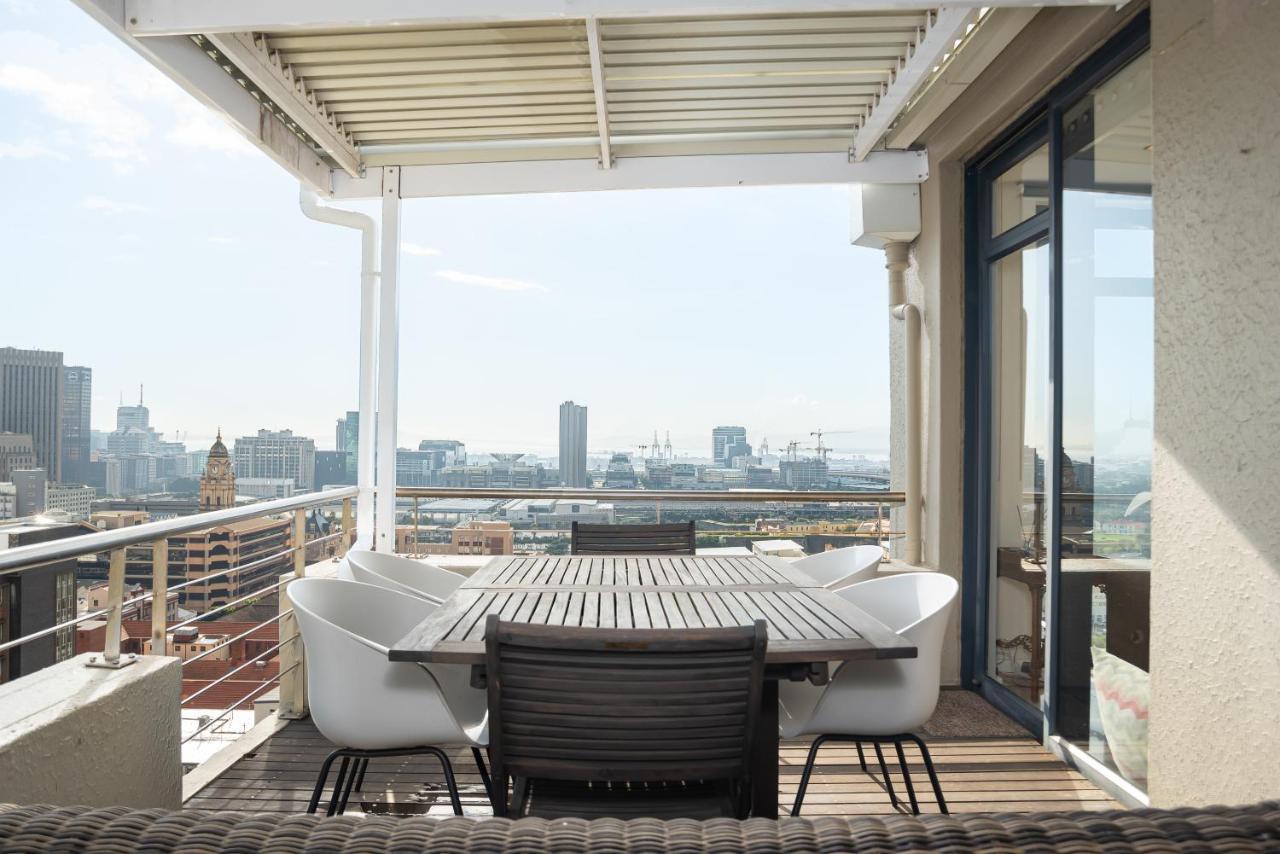 Four Seasons Apartments เคปทาวน์ ภายนอก รูปภาพ