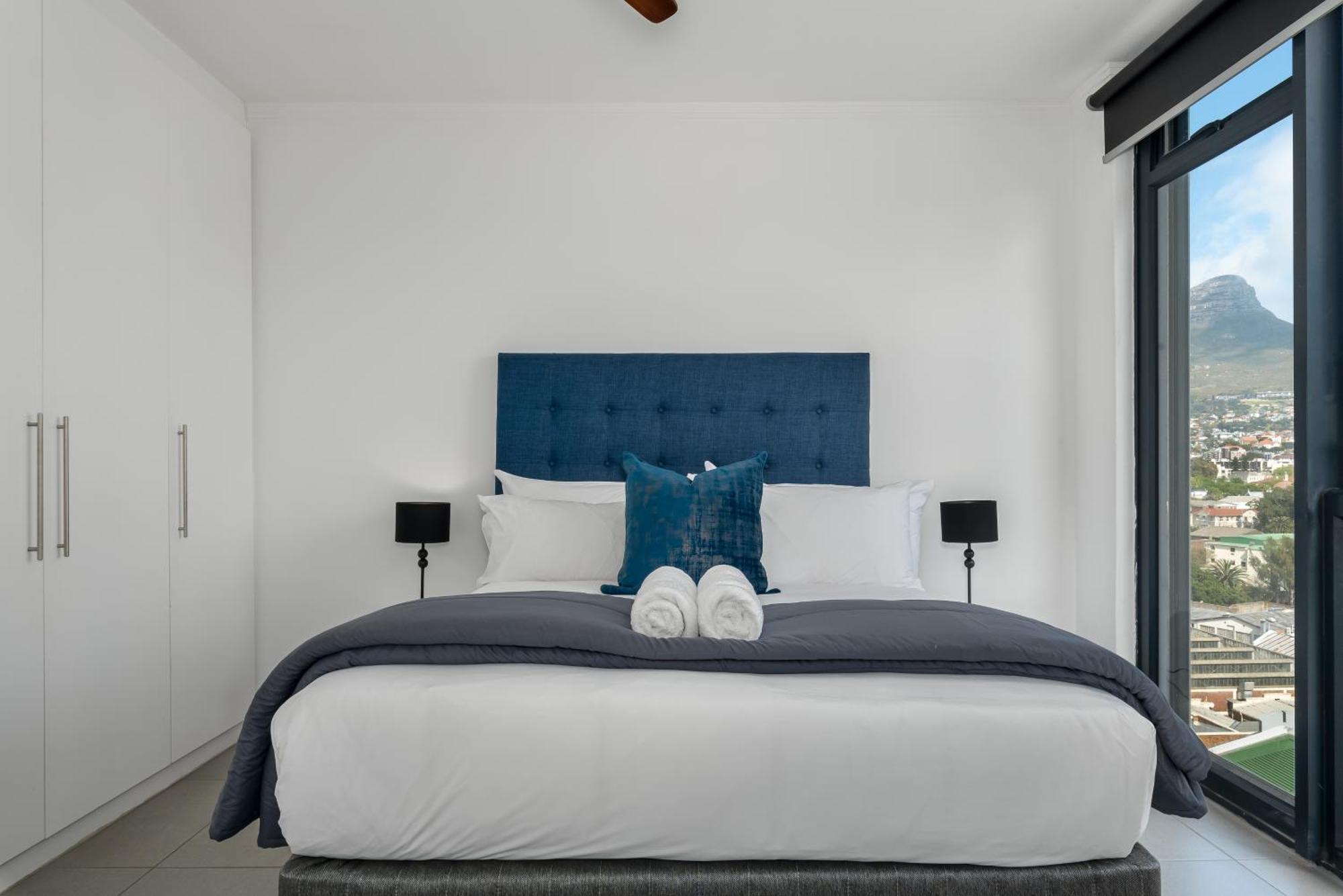 Four Seasons Apartments เคปทาวน์ ภายนอก รูปภาพ